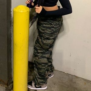 vintage camouflage cargo pants size small